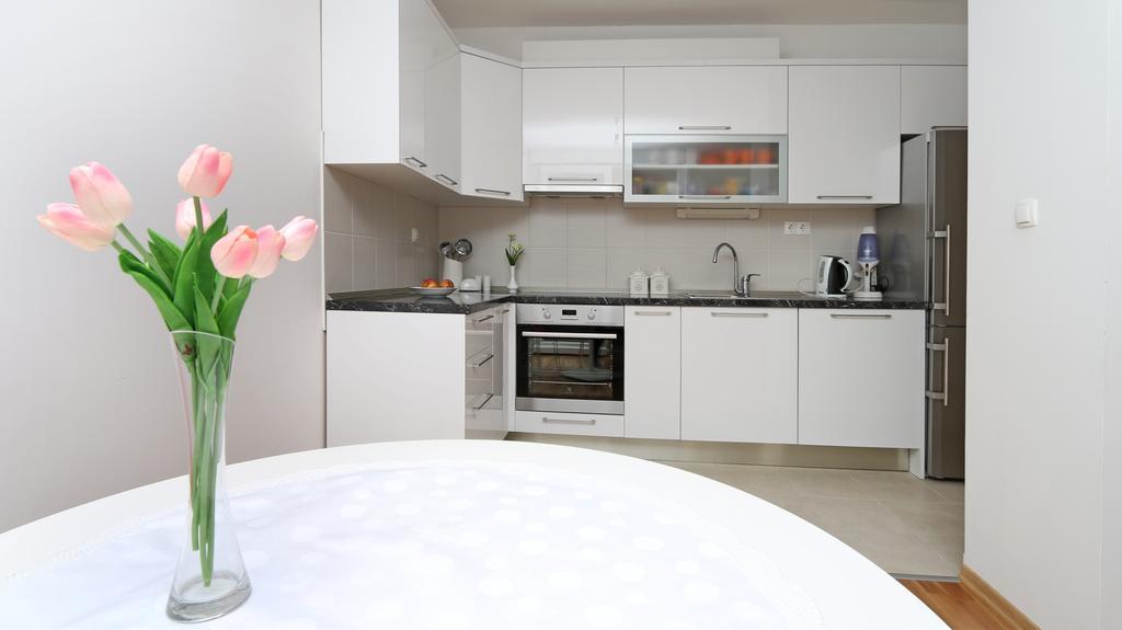 Antonijas Sunny Apartment Makarska Exterior foto