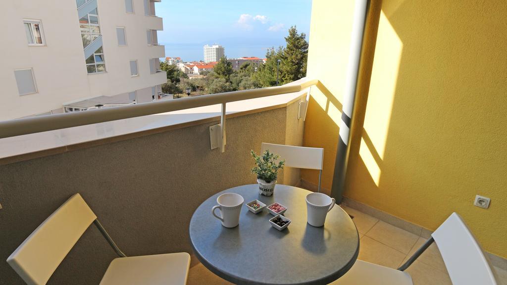 Antonijas Sunny Apartment Makarska Exterior foto