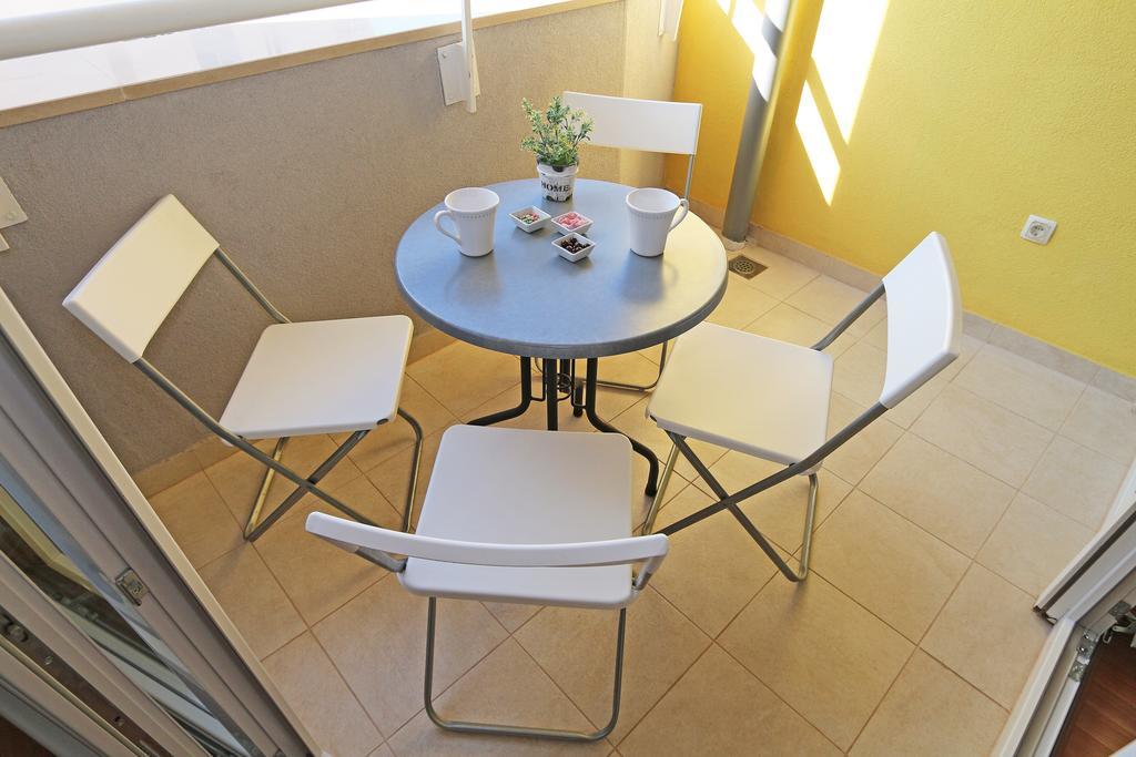 Antonijas Sunny Apartment Makarska Exterior foto