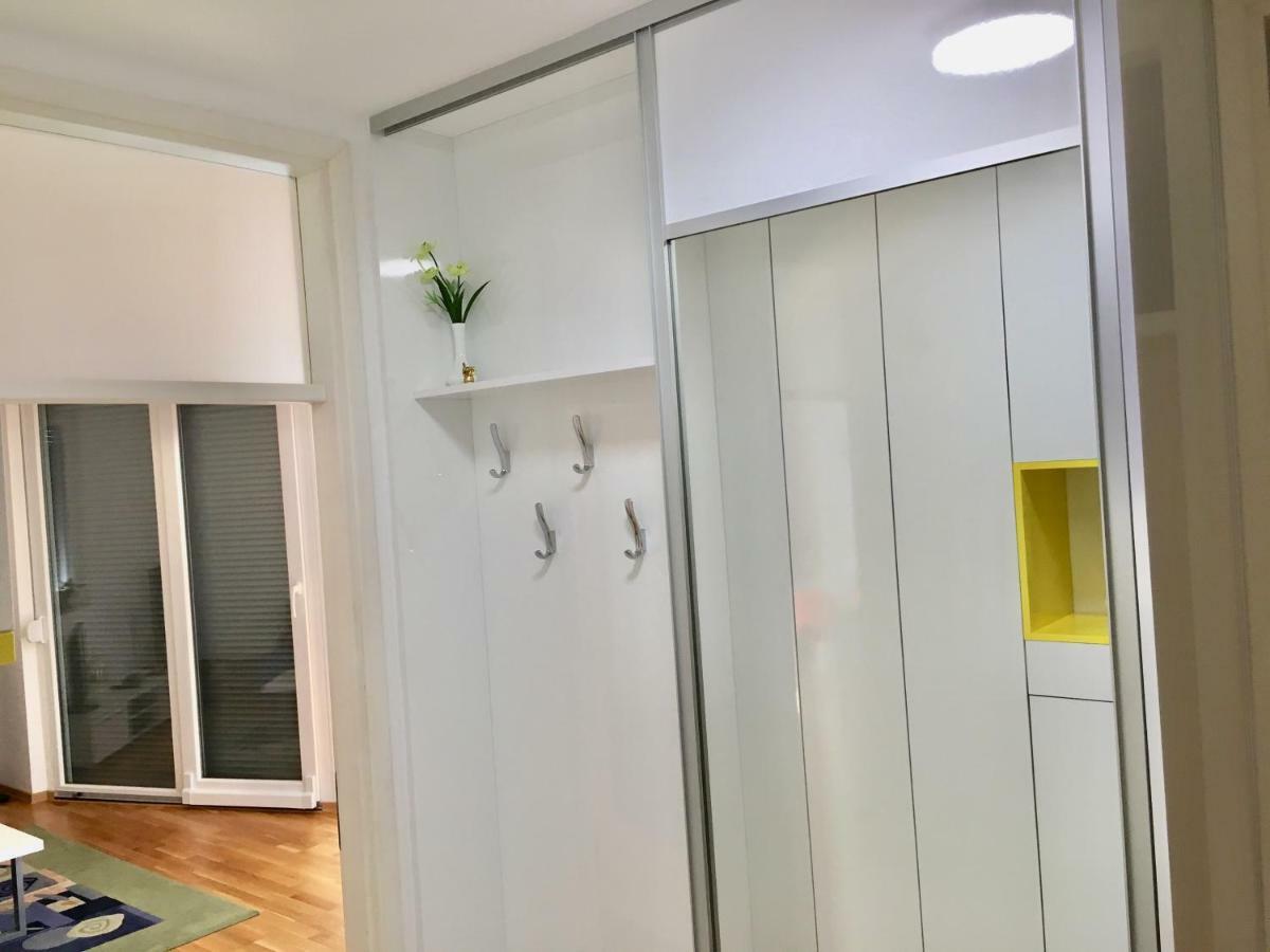 Antonijas Sunny Apartment Makarska Exterior foto